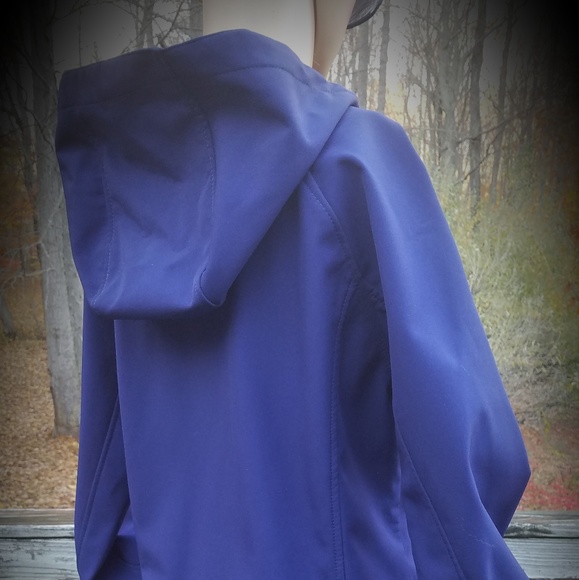 Great Hooded Jacket by Free Tech - Picture 3 of 8